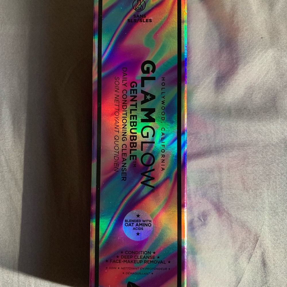 GLAM GLOW CLEANSER